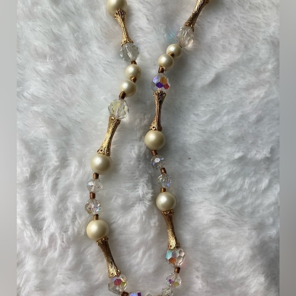 Vintage Aurora Borealis Crystals & Faux Pearls Tassel Necklace - Picture 9 of 9